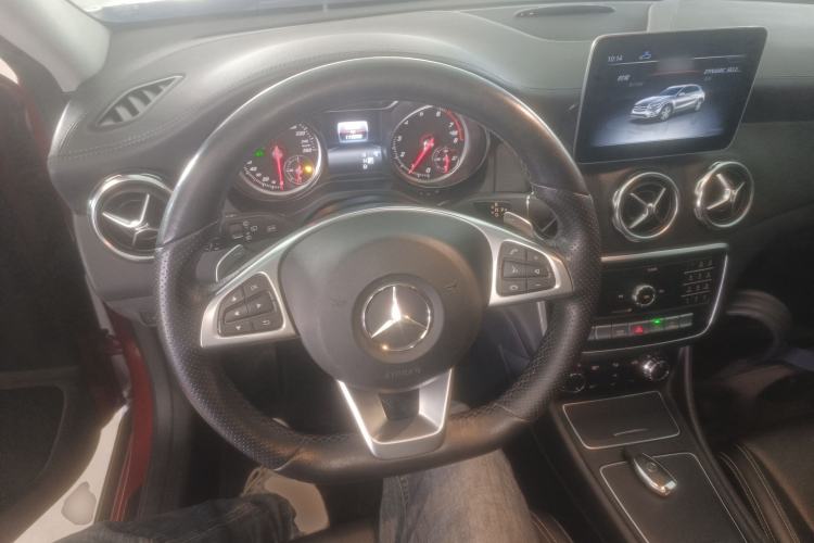Used Mercedes-Benz GLA 2019 GLA 200 Fashion Model Steering Wheel