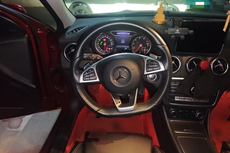 Used Mercedes-Benz GLA 2019 GLA 200 Fashion Model Steering Wheel