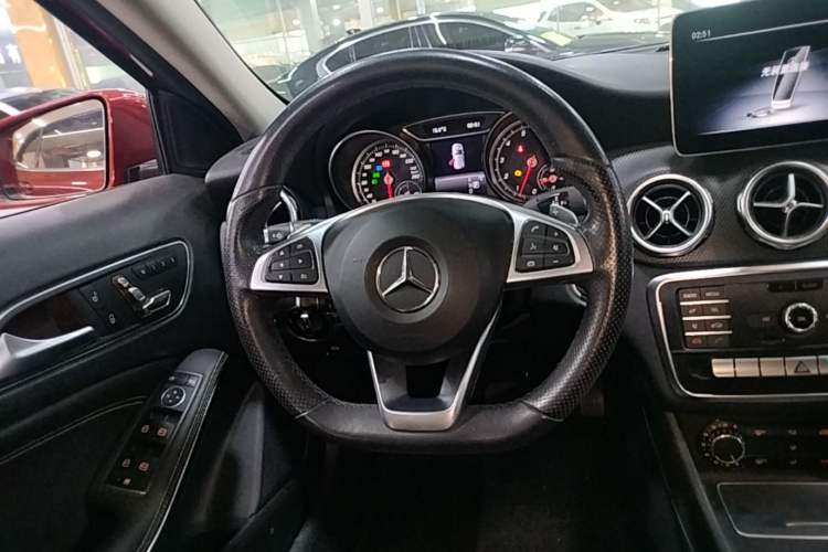 Used Mercedes-Benz GLA 2019 GLA 200 Dynamic Edition Steering Wheel