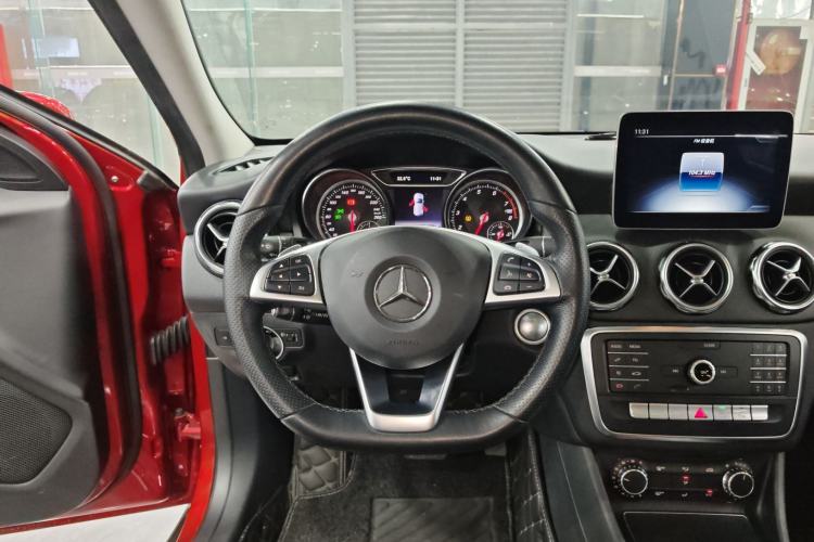 Used Mercedes-Benz GLA 2019 GLA 200 Dynamic Edition Steering Wheel