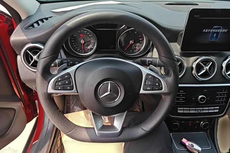 Used Mercedes-Benz GLA 2019 GLA 200 Fashion Model Steering Wheel