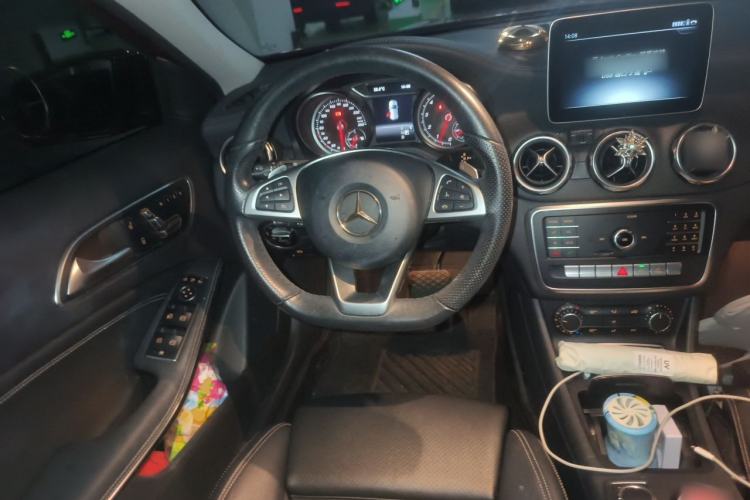 Used Mercedes-Benz GLA 2019 GLA 200 Fashion Model Steering Wheel