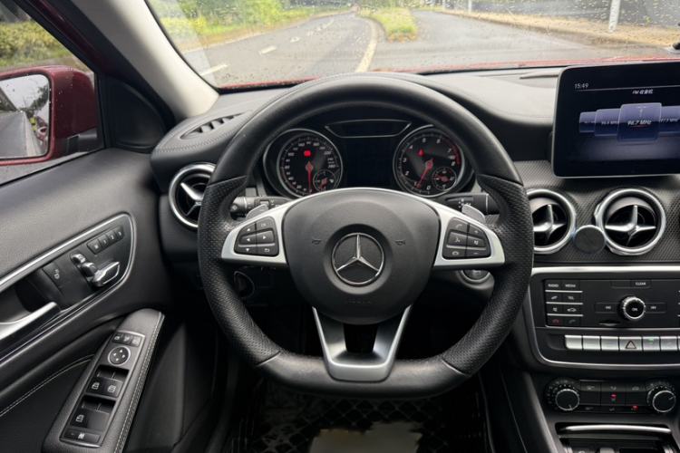 Used Mercedes-Benz GLA 2019 GLA 200 Fashion Model Steering Wheel