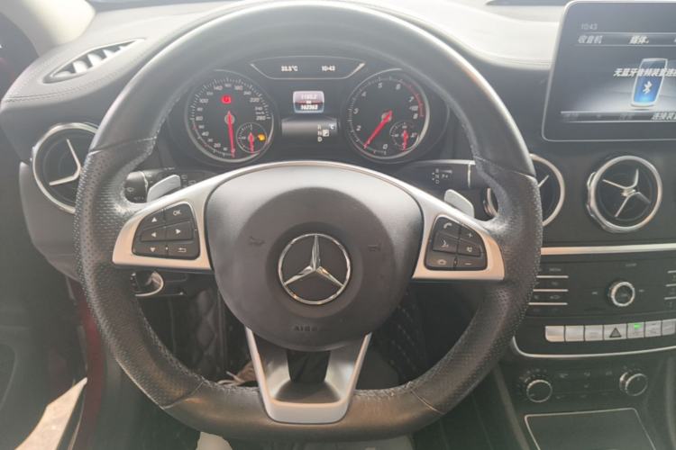 Used Mercedes-Benz GLA 2019 GLA 200 Fashion Model Steering Wheel