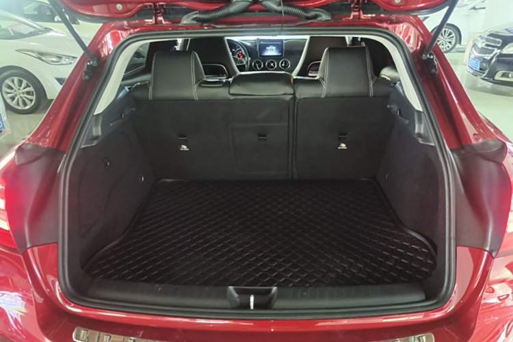 Used Mercedes-Benz GLA 2019 GLA 200 Fashion Model Trunk