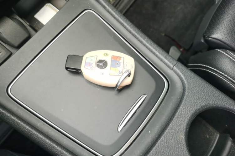 Used Mercedes-Benz GLA 2019 GLA 200 Fashion Model Vehicle Key