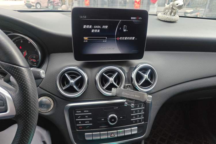 Used Mercedes-Benz GLA 2019 GLA 200 Dynamic Edition Audio And AC Panel