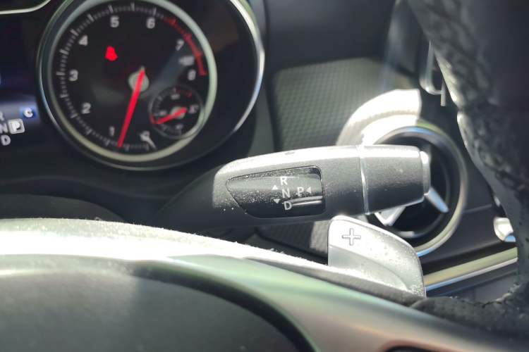 Used Mercedes-Benz GLA 2019 GLA 200 Fashion Model Gear Lever