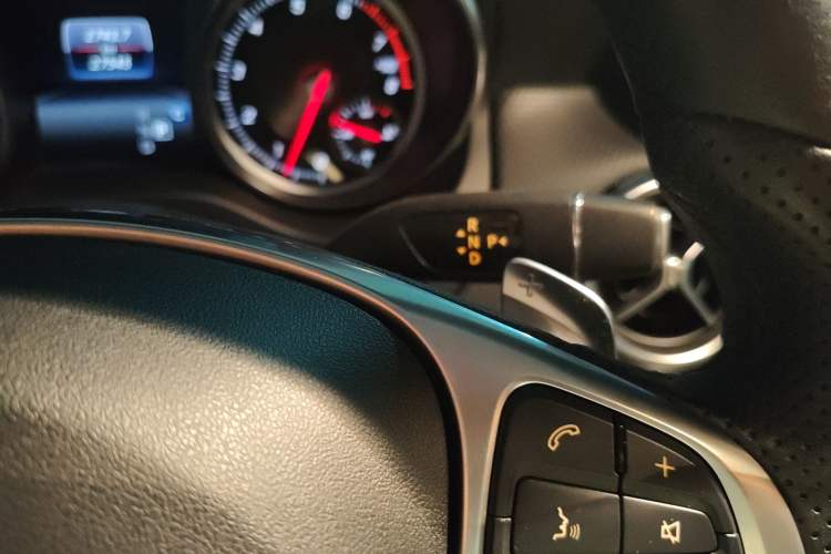Used Mercedes-Benz GLA 2019 GLA 200 Fashion Model Gear Lever