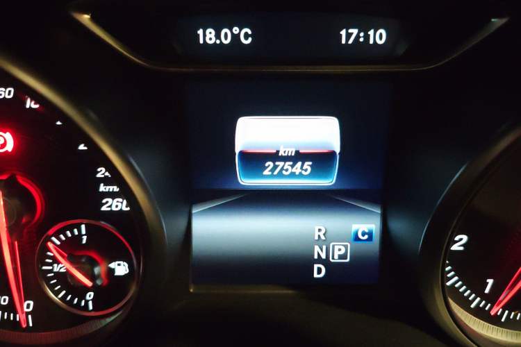 Used Mercedes-Benz GLA 2019 GLA 200 Fashion Model Odometer Close Up