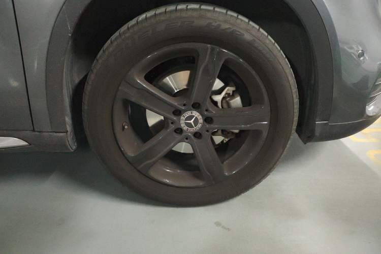 Used Mercedes-Benz GLA 2019 GLA 200 Fashion Model Right Front Wheel Hub