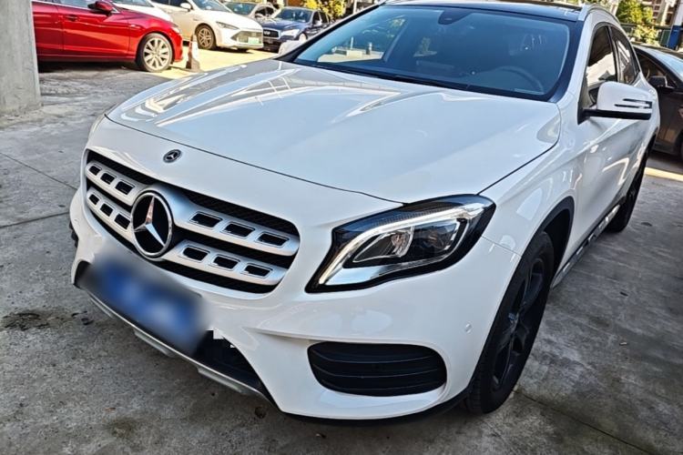 Used Mercedes-Benz GLA 2019 GLA 200 Fashion Model Guazi used car, China used car export, Used car for sale, Used Mercedes-Benz cars, Cheapest cars for sale