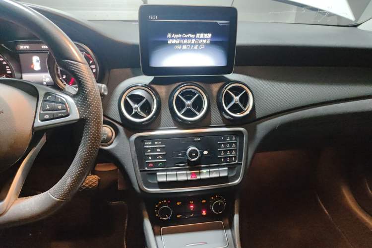 Used Mercedes-Benz GLA 2019 GLA 200 Dynamic Edition Audio And AC Panel