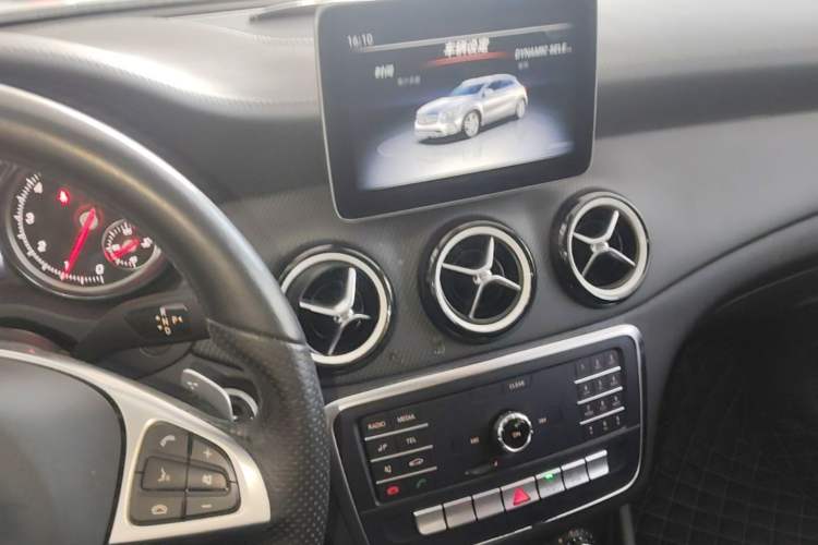 Used Mercedes-Benz GLA 2019 GLA 200 Fashion Model Audio And AC Panel