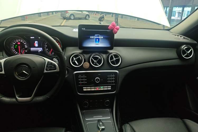 Used Mercedes-Benz GLA 2019 GLA 200 Dynamic Edition Audio And AC Panel