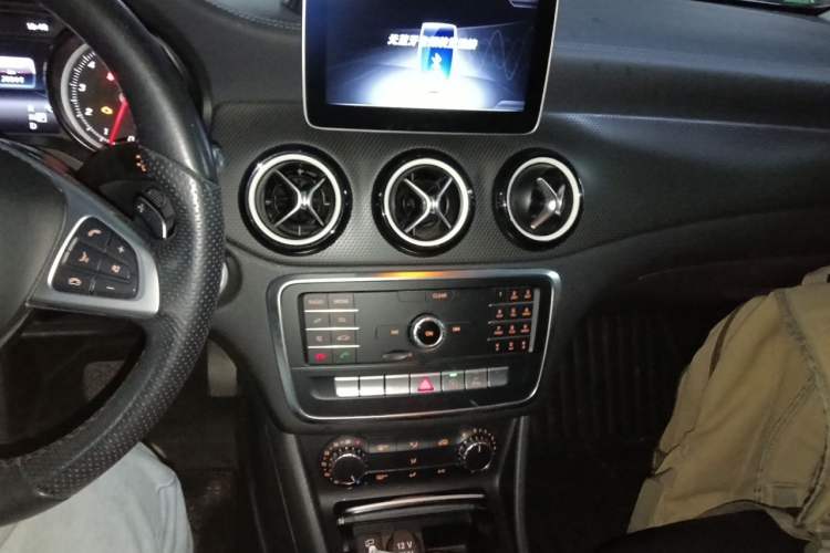 Used Mercedes-Benz GLA 2019 GLA 200 Fashion Model Audio And AC Panel
