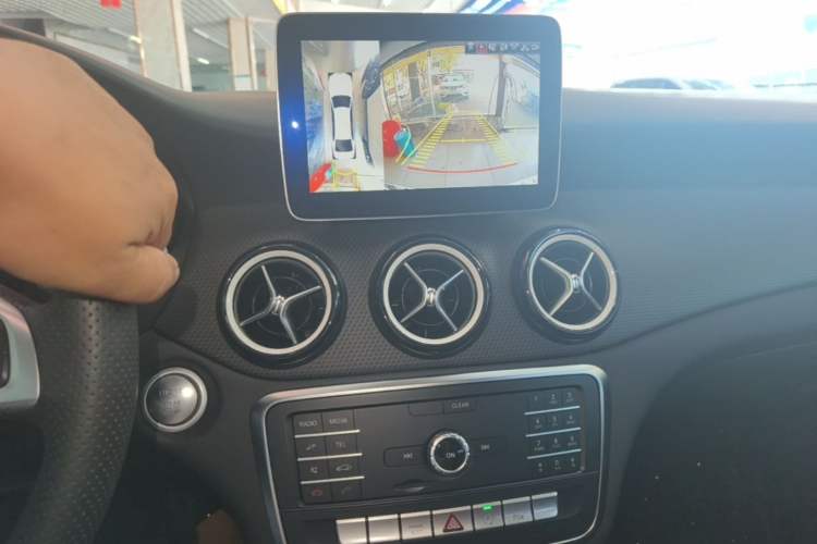 Used Mercedes-Benz GLA 2019 GLA 200 Dynamic Edition Audio And AC Panel