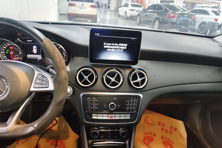 Used Mercedes-Benz GLA 2019 GLA 200 Dynamic Edition Audio And AC Panel