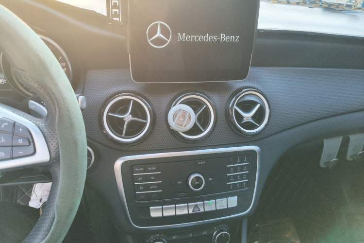 Used Mercedes-Benz GLA 2019 GLA 200 Fashion Model Audio And AC Panel