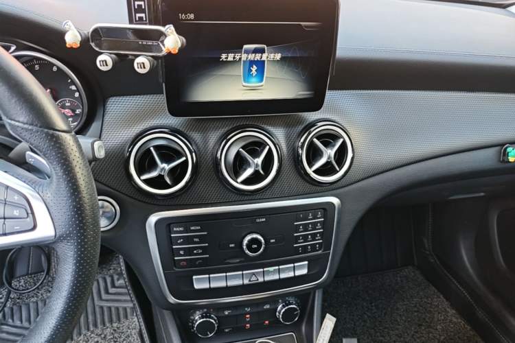 Used Mercedes-Benz GLA 2019 GLA 200 Fashion Model Audio And AC Panel