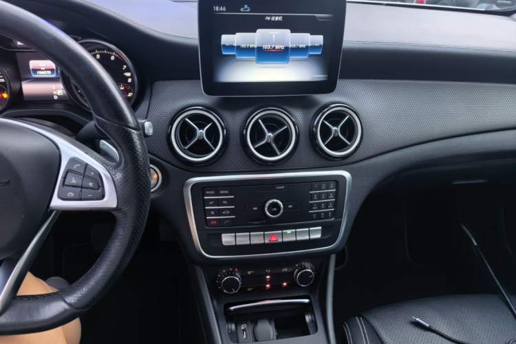 Used Mercedes-Benz GLA 2019 GLA 200 Fashion Model Audio And AC Panel
