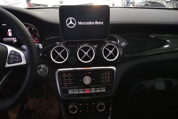 Used Mercedes-Benz GLA 2019 GLA 200 Fashion Model Audio And AC Panel
