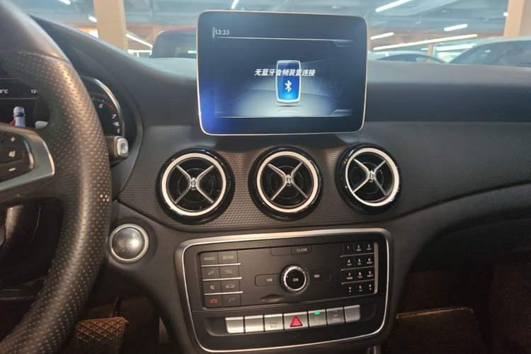 Used Mercedes-Benz GLA 2019 GLA 200 Dynamic Edition Audio And AC Panel