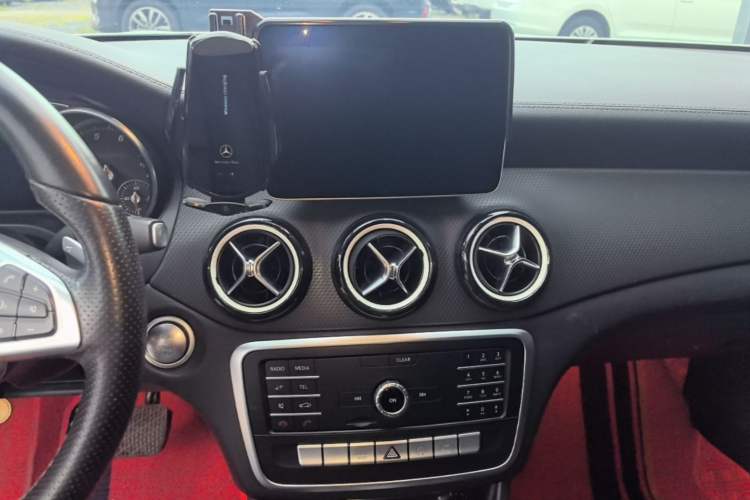 Used Mercedes-Benz GLA 2019 GLA 200 Fashion Model Audio And AC Panel