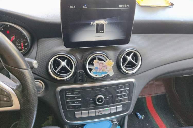Used Mercedes-Benz GLA 2019 GLA 200 Dynamic Edition Audio And AC Panel