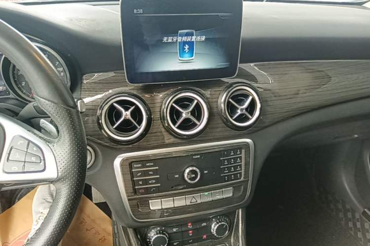Used Mercedes-Benz GLA 2019 GLA 200 Dynamic Edition Audio And AC Panel