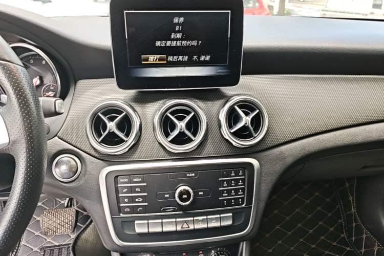 Used Mercedes-Benz GLA 2019 GLA 200 Dynamic Edition Audio And AC Panel