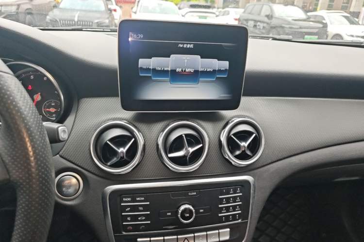 Used Mercedes-Benz GLA 2019 GLA 200 Dynamic Edition Audio And AC Panel