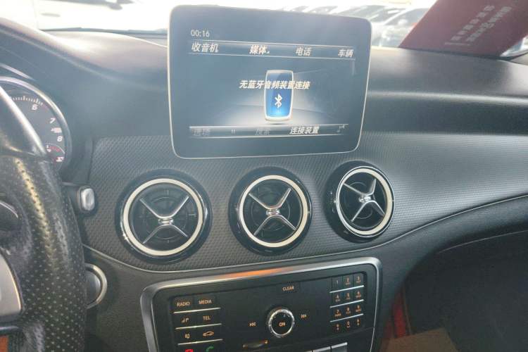 Used Mercedes-Benz GLA 2019 GLA 200 Dynamic Edition Audio And AC Panel