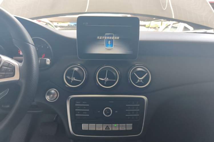 Used Mercedes-Benz GLA 2019 GLA 200 Dynamic Edition Audio And AC Panel