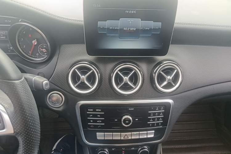Used Mercedes-Benz GLA 2019 GLA 200 Fashion Model Audio And AC Panel