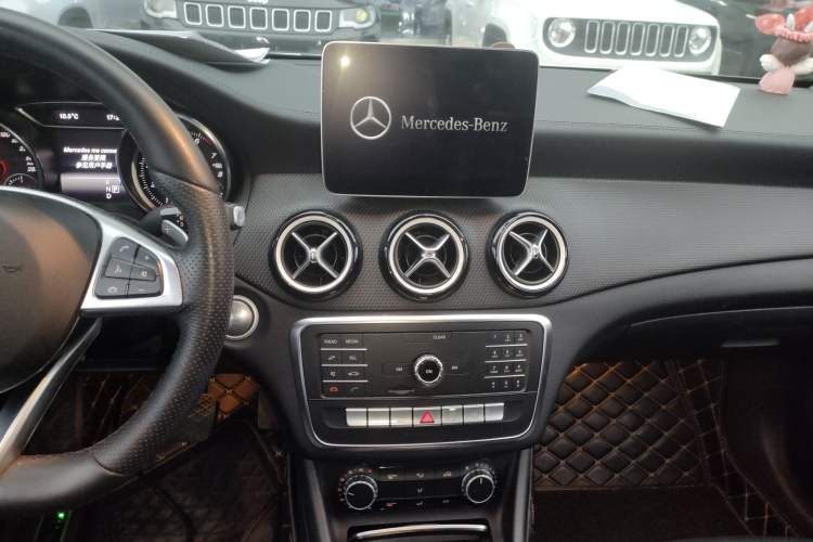 Used Mercedes-Benz GLA 2019 GLA 200 Fashion Model Audio And AC Panel