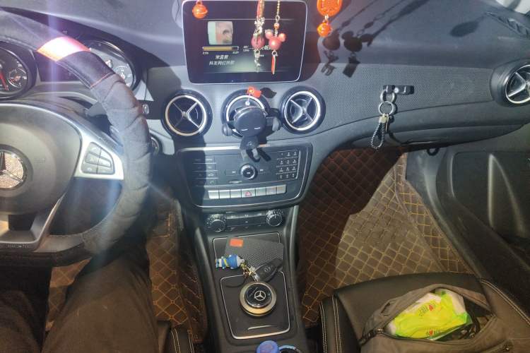 Used Mercedes-Benz GLA 2019 GLA 200 Dynamic Edition Audio And AC Panel