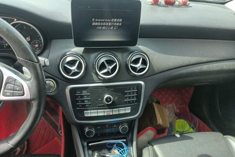 Used Mercedes-Benz GLA 2019 GLA 200 Dynamic Edition Audio And AC Panel