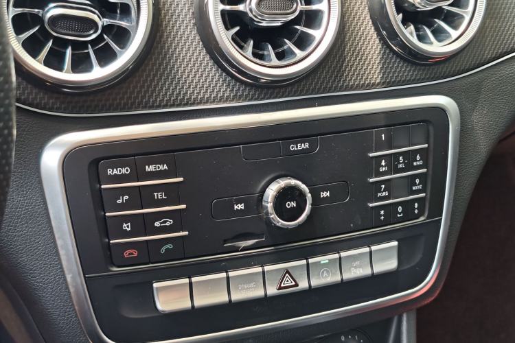Used Mercedes-Benz GLA 2019 GLA 200 Dynamic Edition Audio And AC Panel