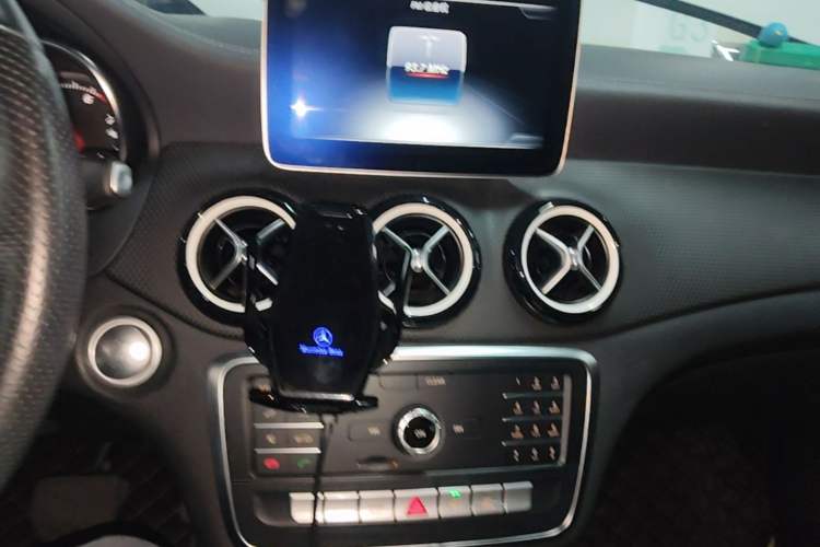 Used Mercedes-Benz GLA 2019 GLA 200 Fashion Model Audio And AC Panel