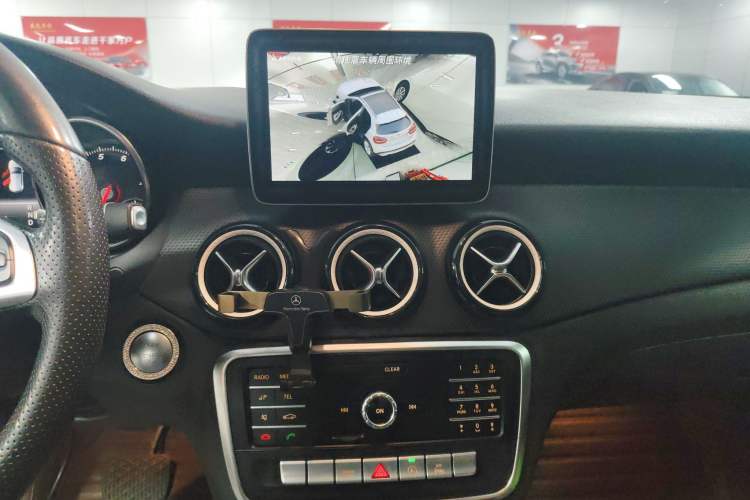 Used Mercedes-Benz GLA 2019 GLA 200 Dynamic Edition Audio And AC Panel