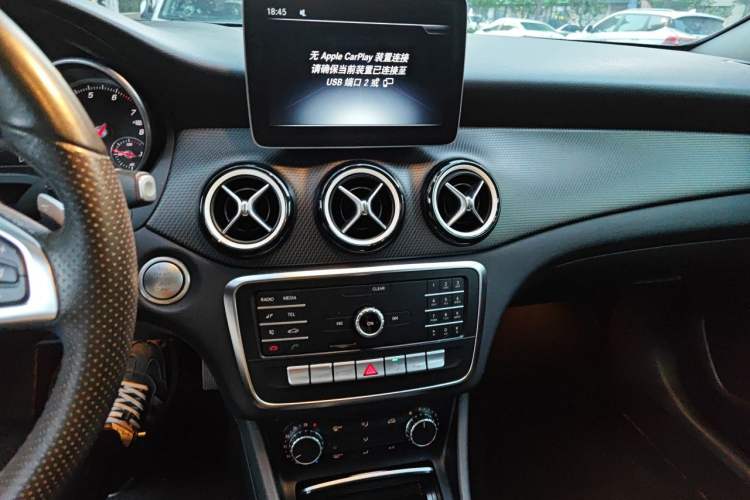 Used Mercedes-Benz GLA 2019 GLA 200 Dynamic Edition Audio And AC Panel