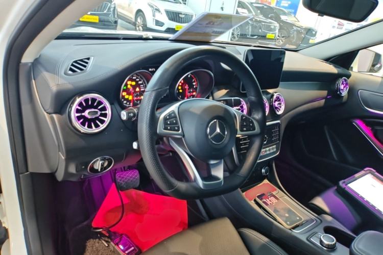 Used Mercedes-Benz GLA 2019 GLA 200 Fashion Model Center Console