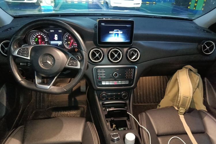 Used Mercedes-Benz GLA 2019 GLA 200 Fashion Model Center Console