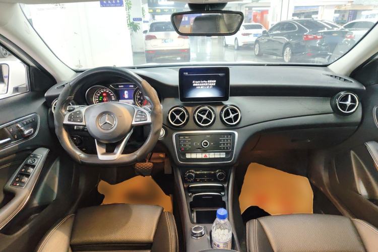 Used Mercedes-Benz GLA 2019 GLA 200 Dynamic Edition Center Console