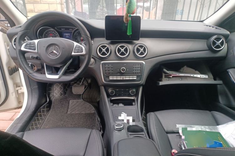 Used Mercedes-Benz GLA 2019 GLA 200 Fashion Model Center Console