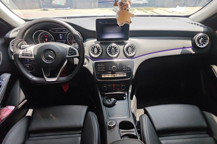 Used Mercedes-Benz GLA 2019 GLA 200 Fashion Model Center Console