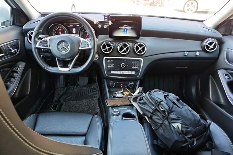 Used Mercedes-Benz GLA 2019 GLA 200 Fashion Model Center Console