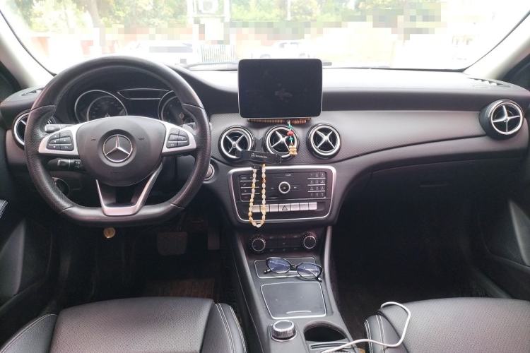 Used Mercedes-Benz GLA 2019 GLA 200 Fashion Model Center Console