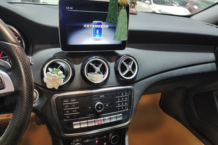 Used Mercedes-Benz GLA 2019 GLA 200 Fashion Model Center Console